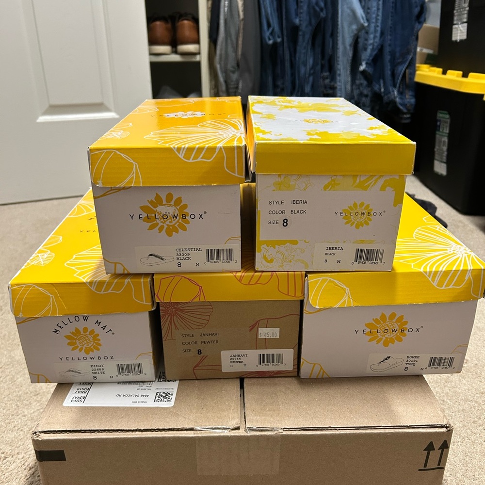 Lot of Yellow Box flip flops all of these are size 8 women’s